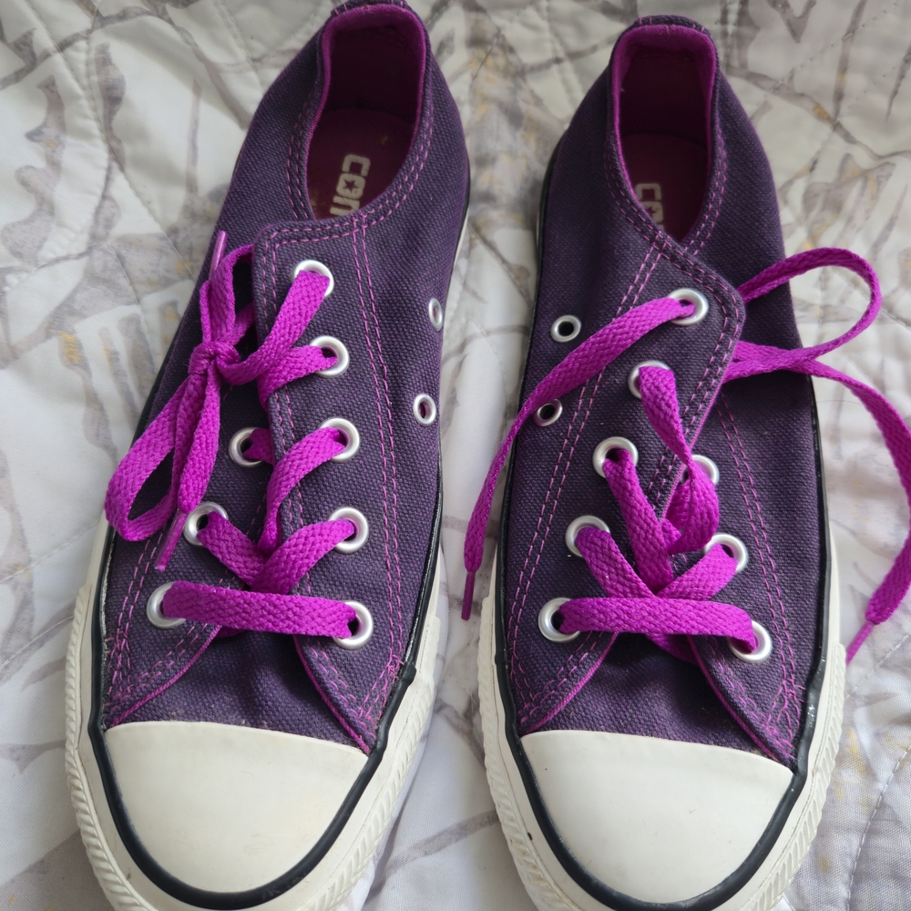 Converse Women's Purple Sneakers